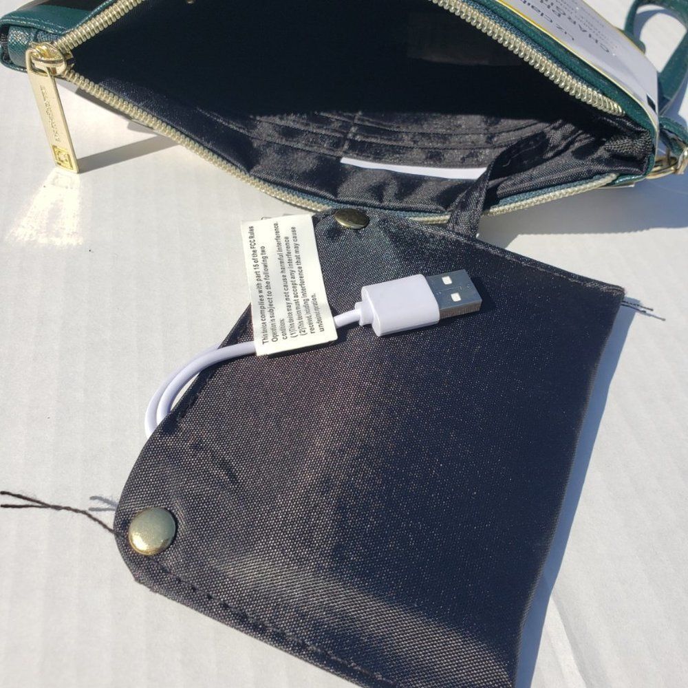 NWT Liz Claiborne Phone Charging Wallet - Picture 9 of 14